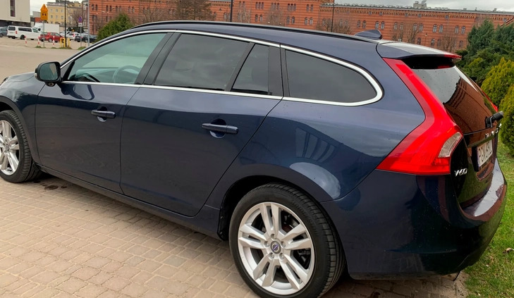 Volvo V60 cena 37999 przebieg: 215000, rok produkcji 2013 z Gniezno małe 781